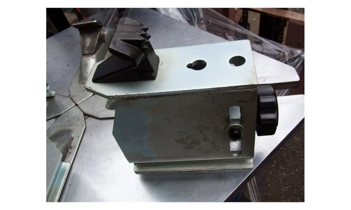  Комплект приспособлений шиномонтажа мотоциклетных колес MMA AE&T (1)