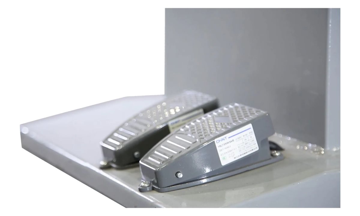  KraftWell KRW300E Станок для наклепки накладок на тормозные колодки (электро) (1)