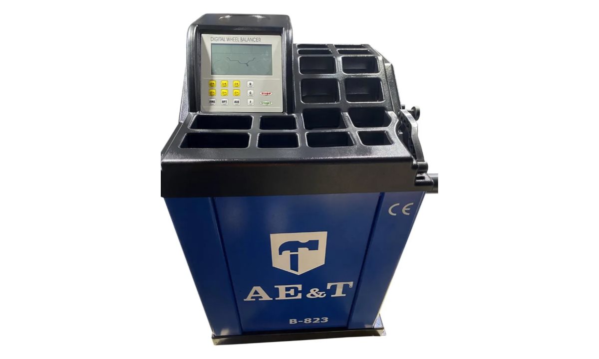  Балансировочный станок B-823 AE&T (1)