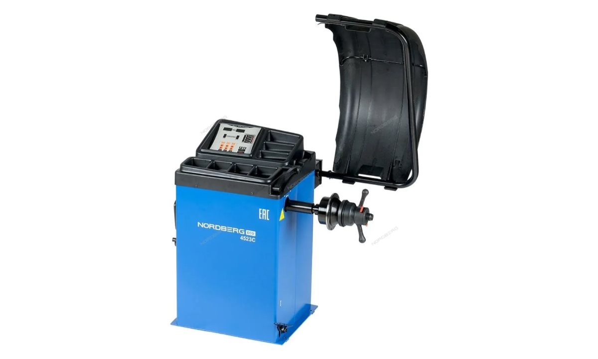  Станок балансировочный с ручным вводом параметров NORDBERG 4523C (1)