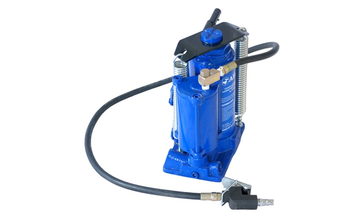  Домкрат пневмогидравлический бутылочный Т21012 AE&T 12т (1)