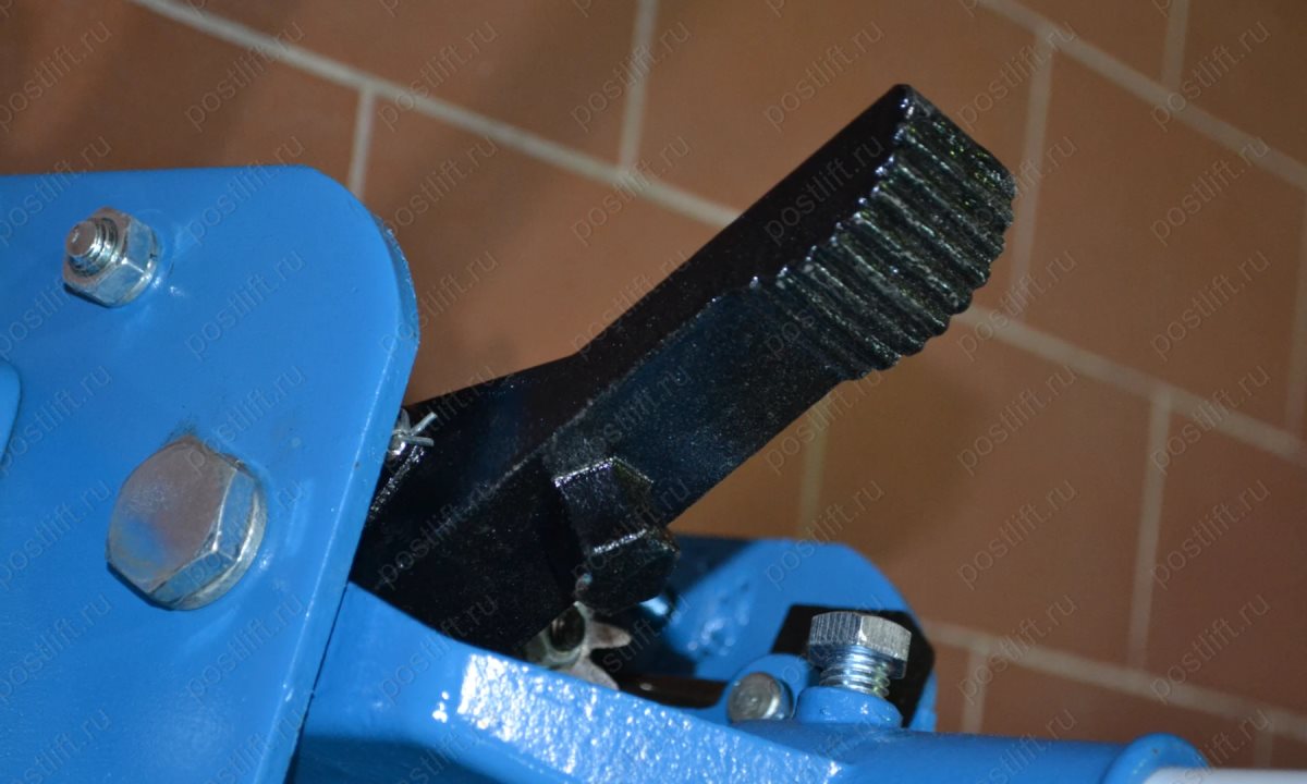  Домкрат подкатной гаражный, быстрый подъем, высота подъема 135/500mm, нагрузка 3 т (1)