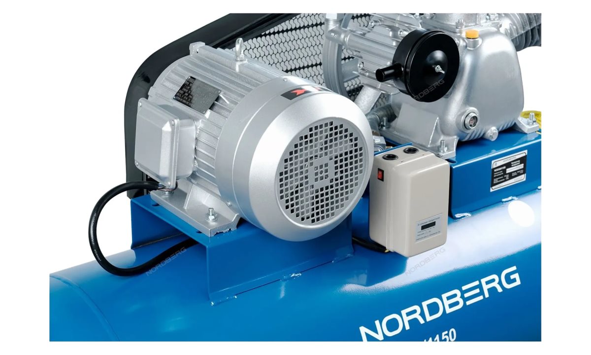  КОМПРЕССОР 3-х поршн., ременной, чугунная головка, 380В, ресив. 300л, 1150л/мин NORDBERG NCE300/1150 (1)
