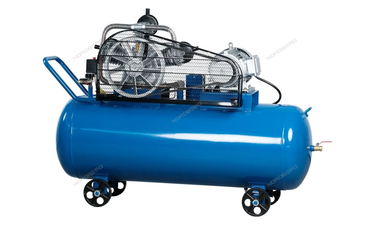  КОМПРЕССОР 3-х поршн., ременной, чугунная головка, 380В, ресив. 300л, 800л/мин NORDBERG NCE300/800 (1)