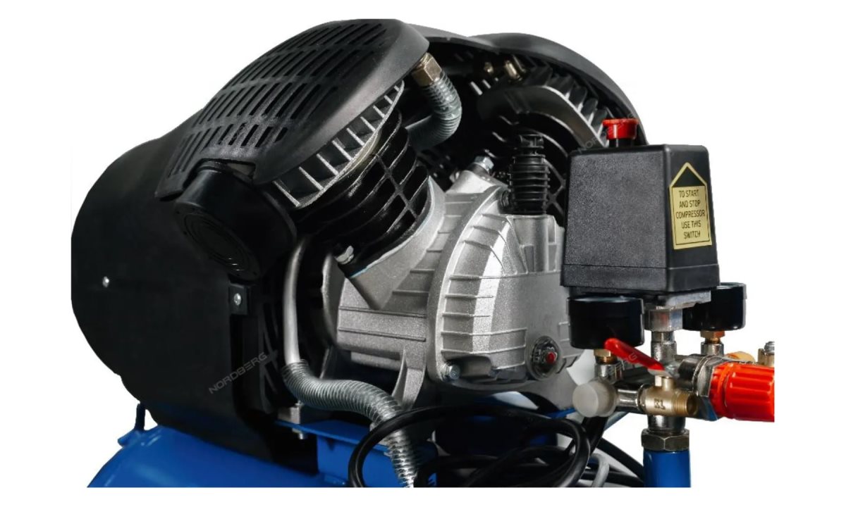  Компрессор поршневой V-образный 220В, ресив. 50л, 410л/мин NORDBERG NCE50/410V (1)