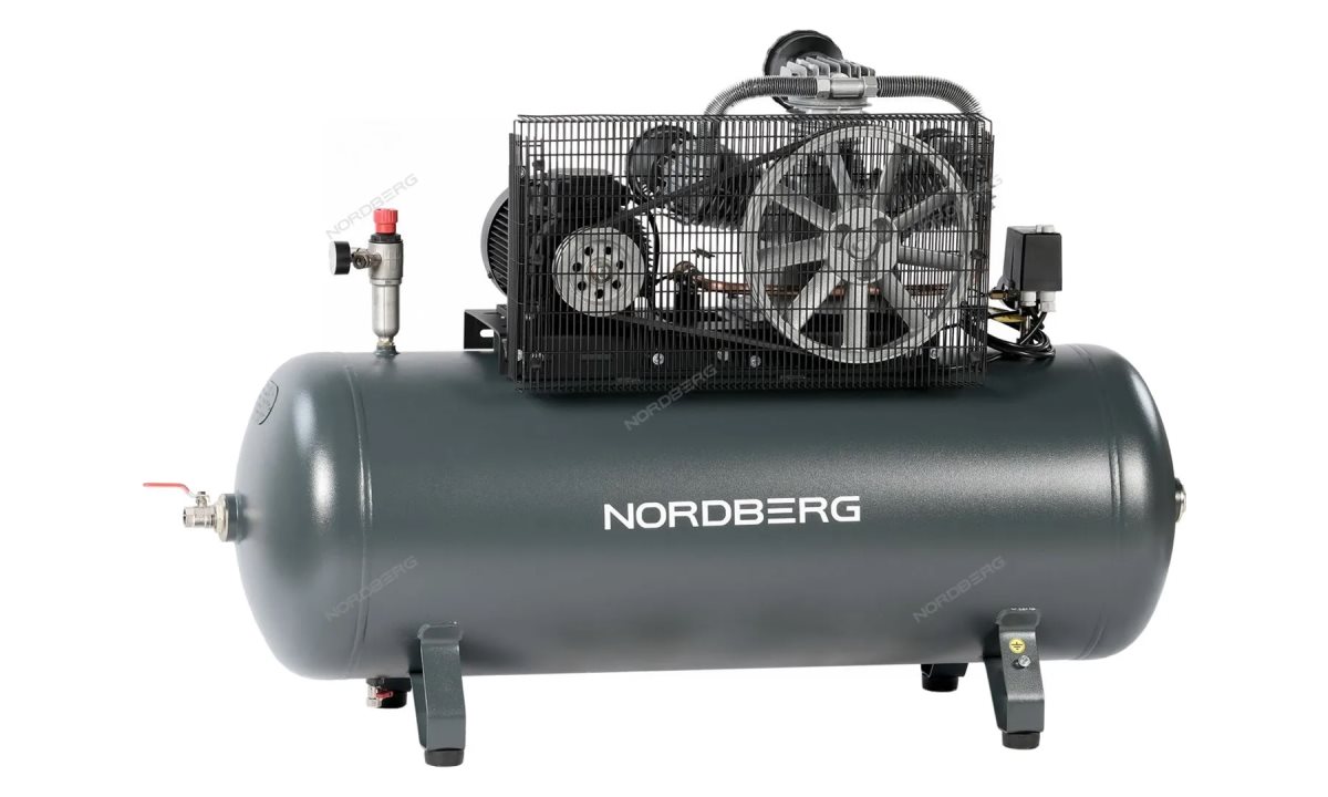  Компрессор поршневой с ременной передачей 380В, ресив. 270л, 950л/мин NORDBERG NCP300/950 (1)
