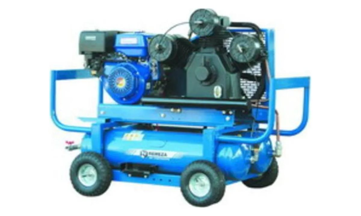  Передвижной компрессор с бензиновым приводом Remeza СБ4/С-90.W95/6.SPE390E (1)