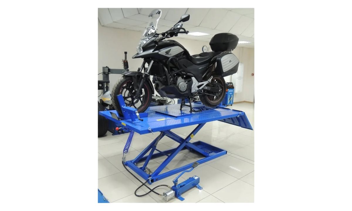  Подъемник для мото и квадроциклов с пневмоприводом, г/п 680 кг Nordberg N4M4 (1)