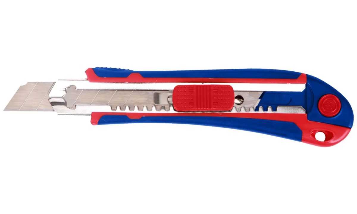  Нож универсальный выдвижной пластмассовый 18мм с автозагрузкой WP212011 WORKPRO (0)