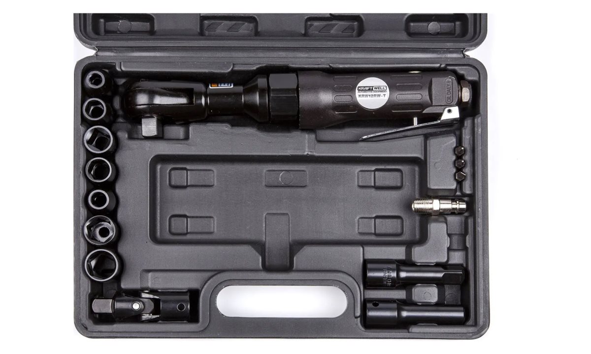  KraftWell KRW12RW-T Пневматическая трещотка с набором головок 1/2, в кейсе (1)