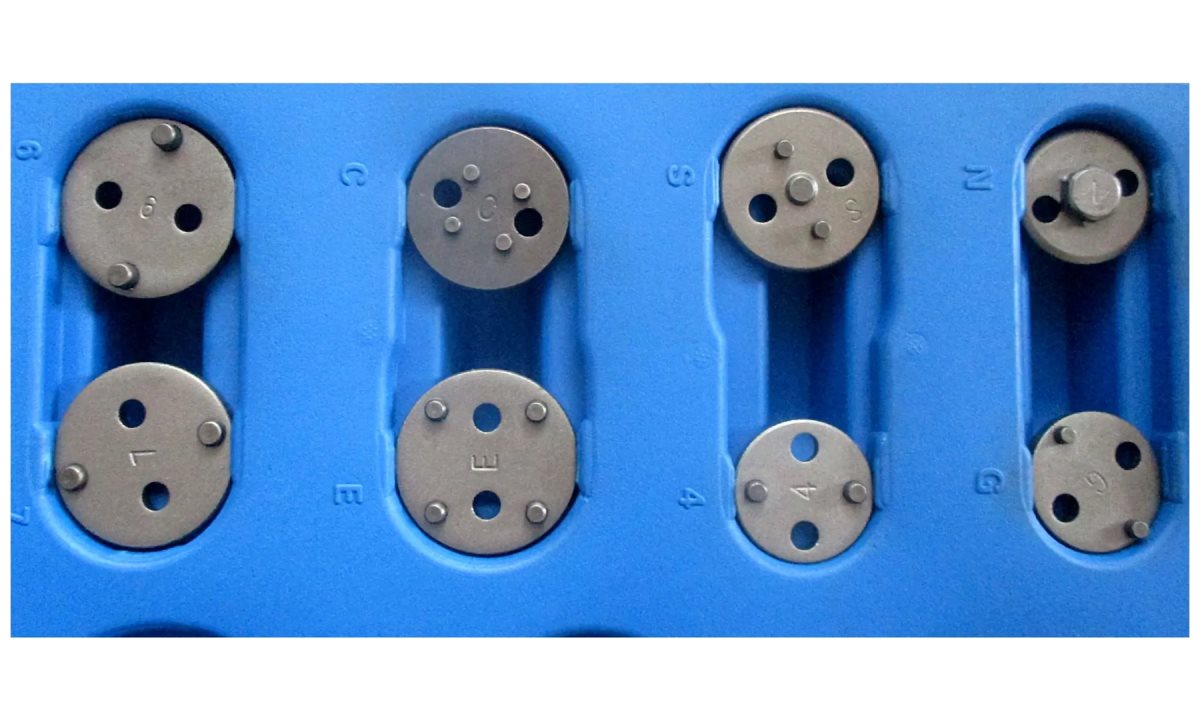  Инструмент сведения тормозных цилиндров (37 предметов) TA-B1040 AE&T (1)