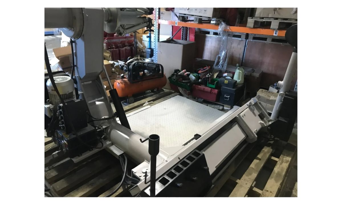  KraftWell KRW56T_demo Шиномонтажный станок до 56 для грузовых автомобилей (1)