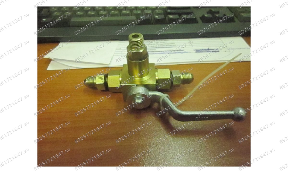  F4D-4 клапан переключения подъемник/траверса (0)