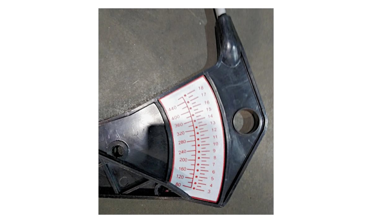  KraftWell TB-S-0300003 Кронциркуль для замера ширины колес (1)