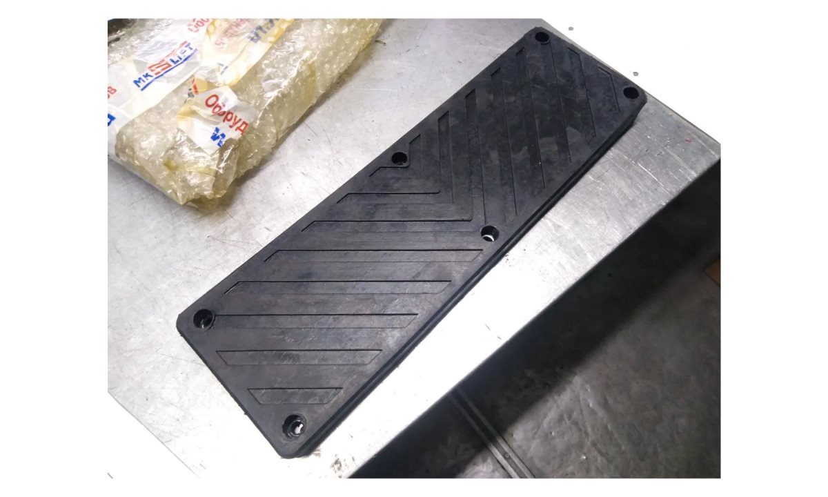  KraftWell 5004218 Накладка резиновая отбортировочная (1)