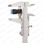  Фитинг цилиндра монтажной колонны цанговый угловой с регулировочным винтом 1/8