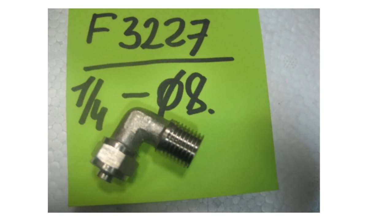  C-03-003-002 Угольник 1/4 ф8 (0)