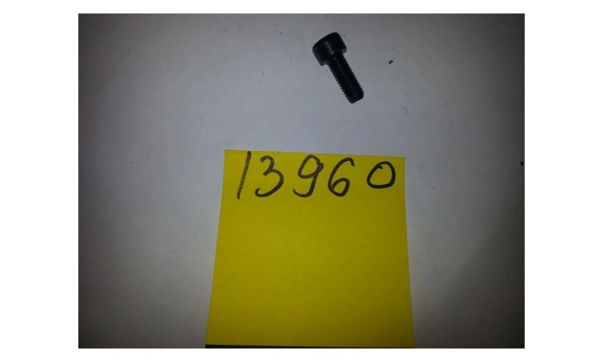  B-01-007-008 Винт M6*30 (0)